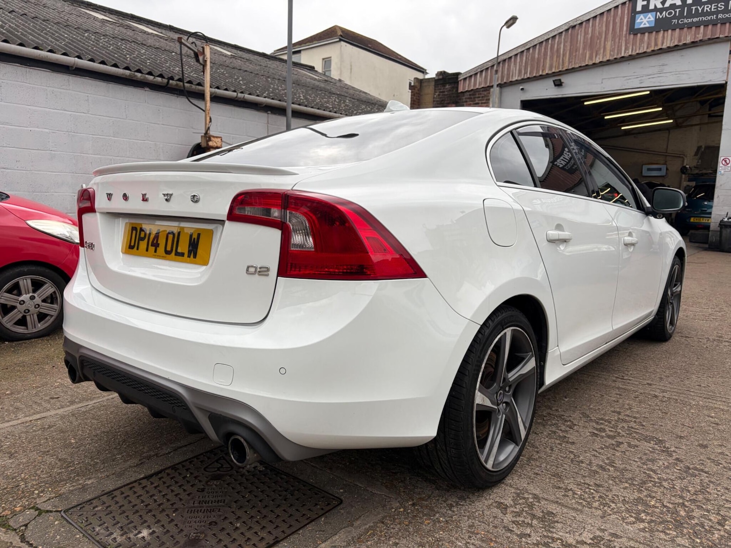 Used Volvo S60 2014 for sale - 77926019: Photo 4