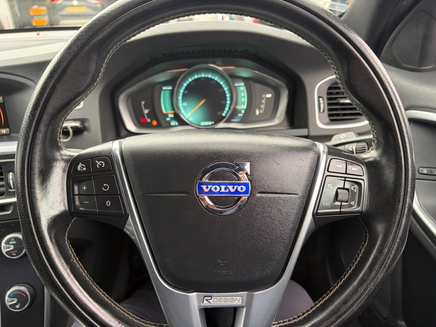 Used Volvo S60 2014 for sale - 77926019: Photo 6