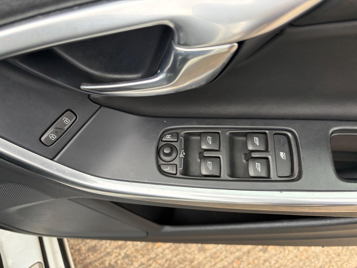 Used Volvo S60 2014 for sale - 77926019: Photo 9