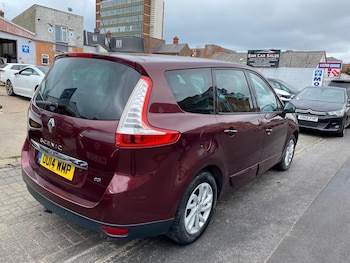 Used Renault Grand Scenic 2014 for sale - 79464444: Photo