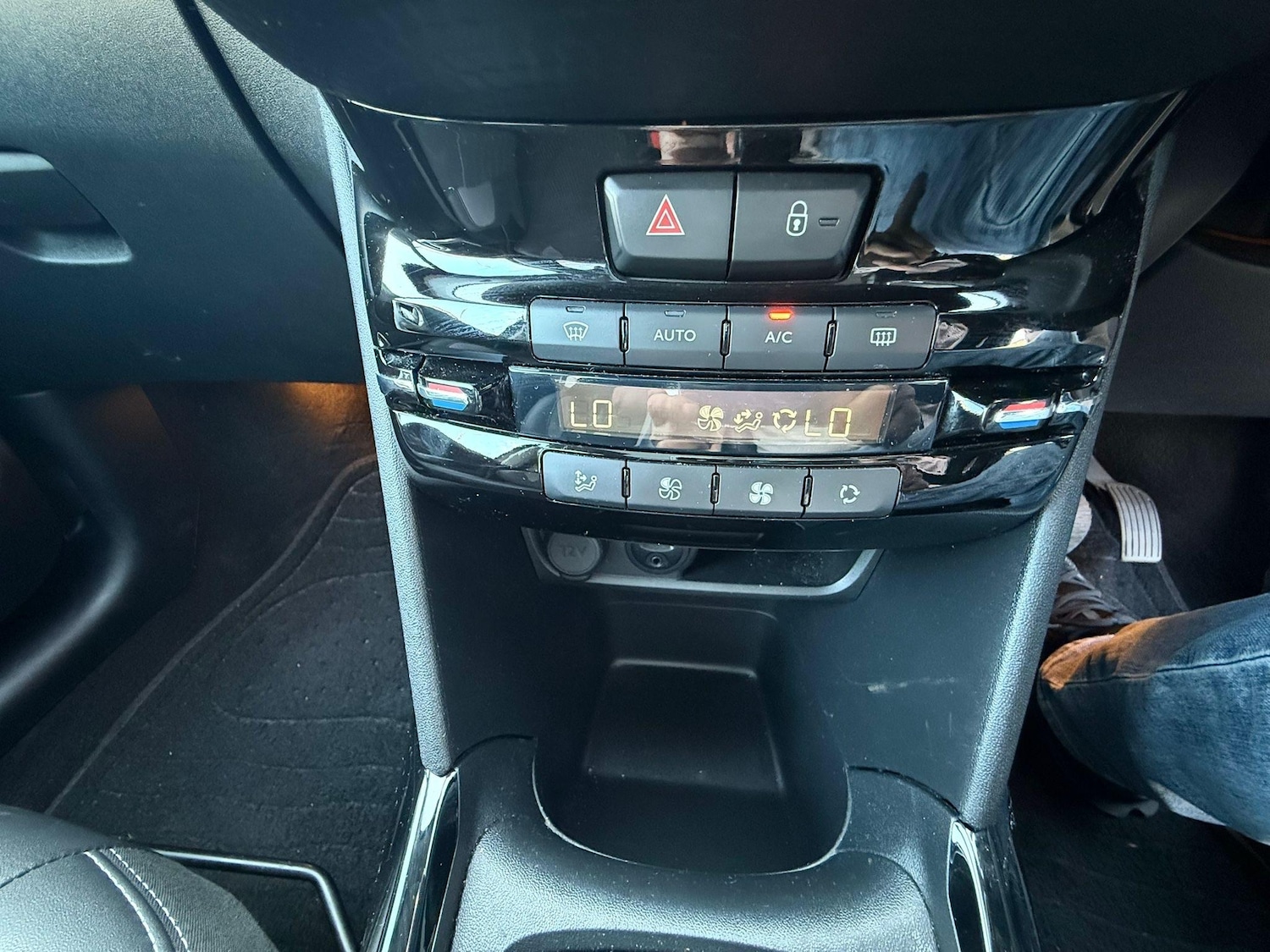 Used Peugeot 2008 2018 for sale - 77469404: Photo 10