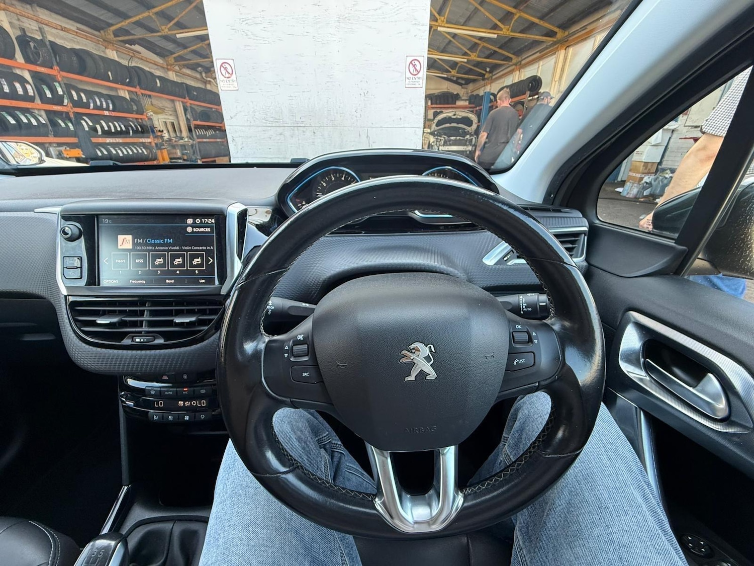 Used Peugeot 2008 2018 for sale - 77469404: Photo 8