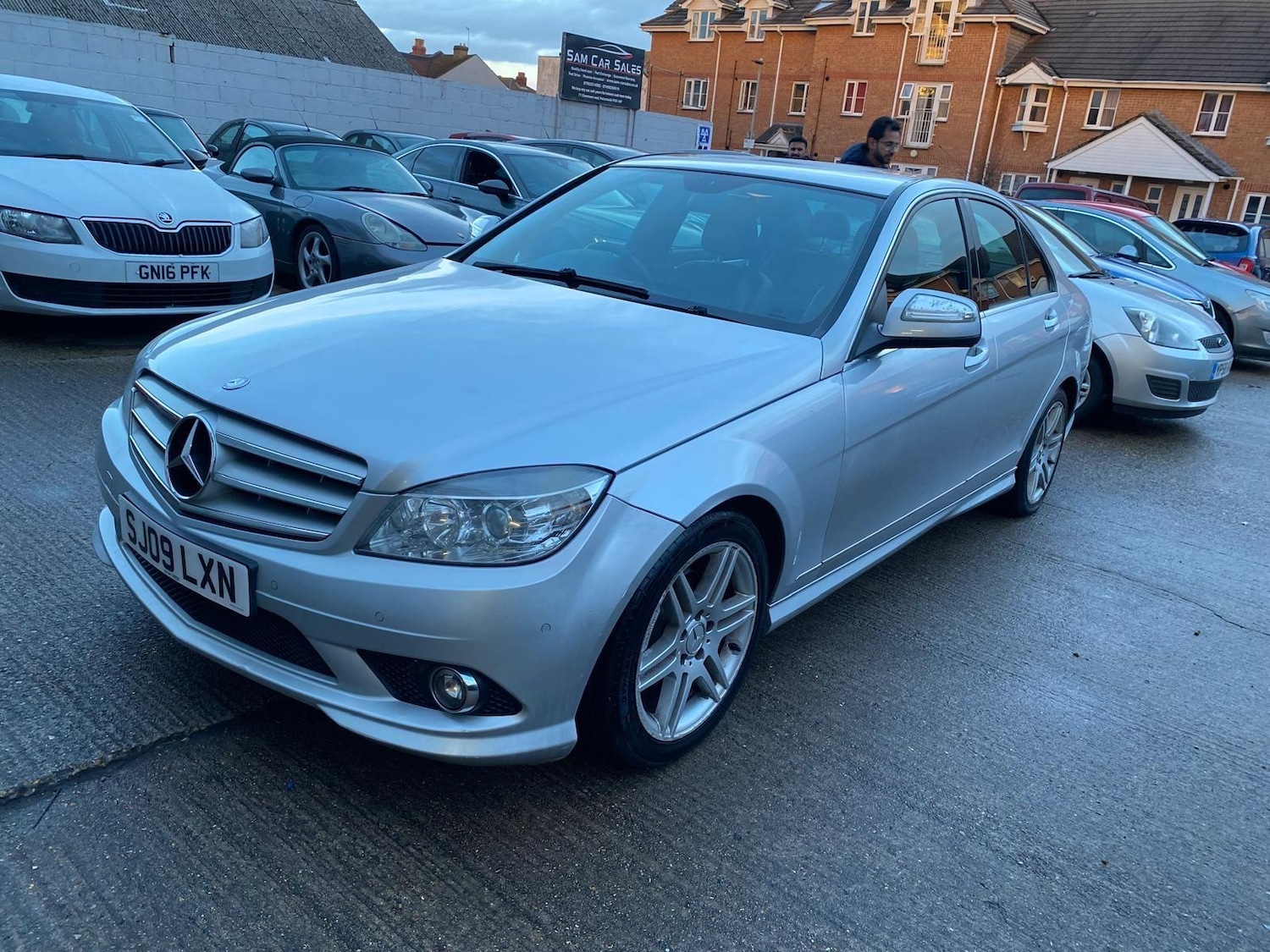 Used Mercedes-Benz C Class 2009 for sale - 77468763: Photo 2