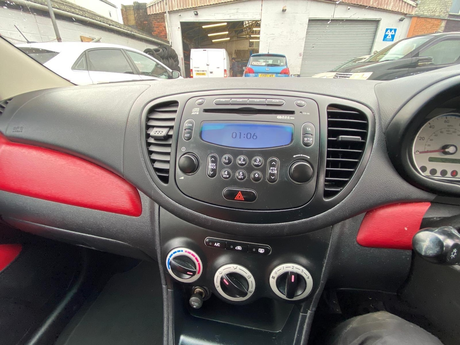 Used Hyundai i10 2010 for sale - 77468769: Photo 7