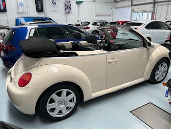 Used Volkswagen Beetle 2004 for sale - 78541063: Photo