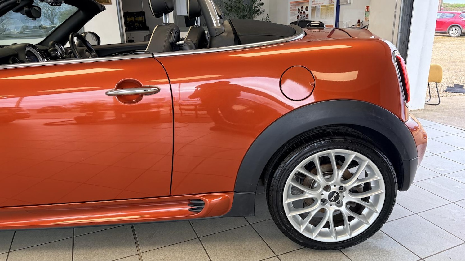 Used MINI Roadster 2014 for sale - 77915647: Photo 4