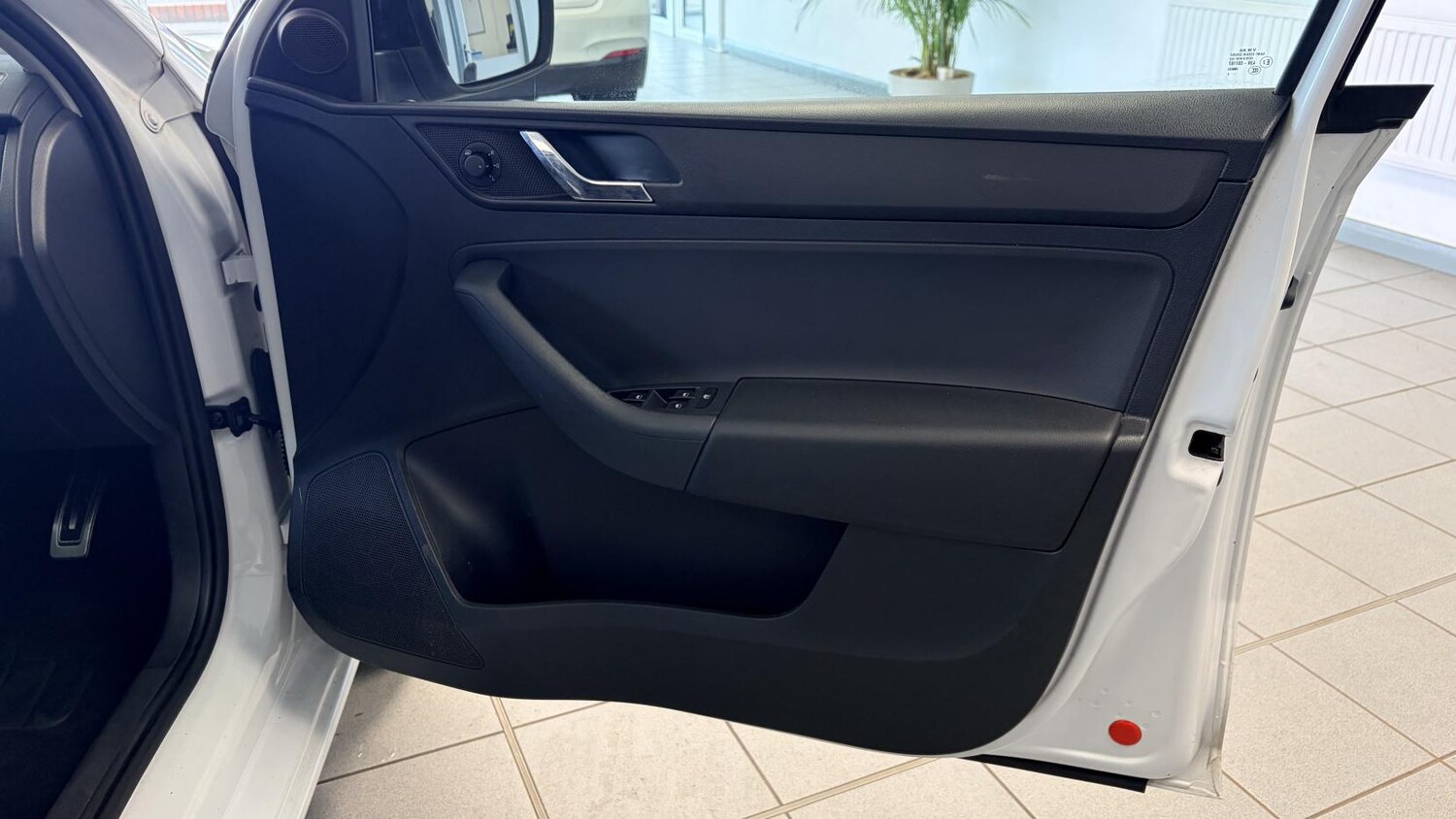 Used Skoda Rapid Spaceback 2014 for sale - 77691088: Photo 17