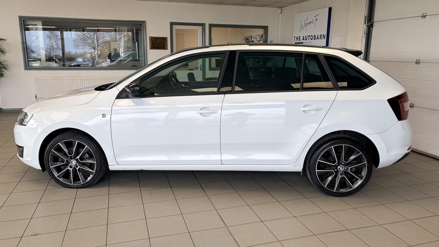 Used Skoda Rapid Spaceback 2014 for sale - 77691088: Photo 2