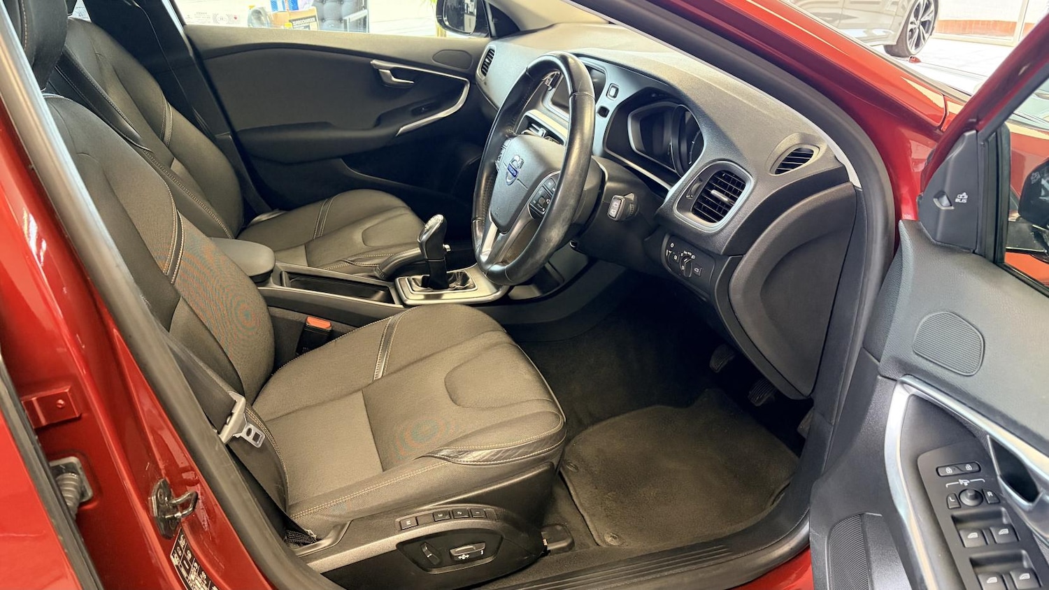 Used Volvo V40 2012 for sale - 77804027: Photo 14