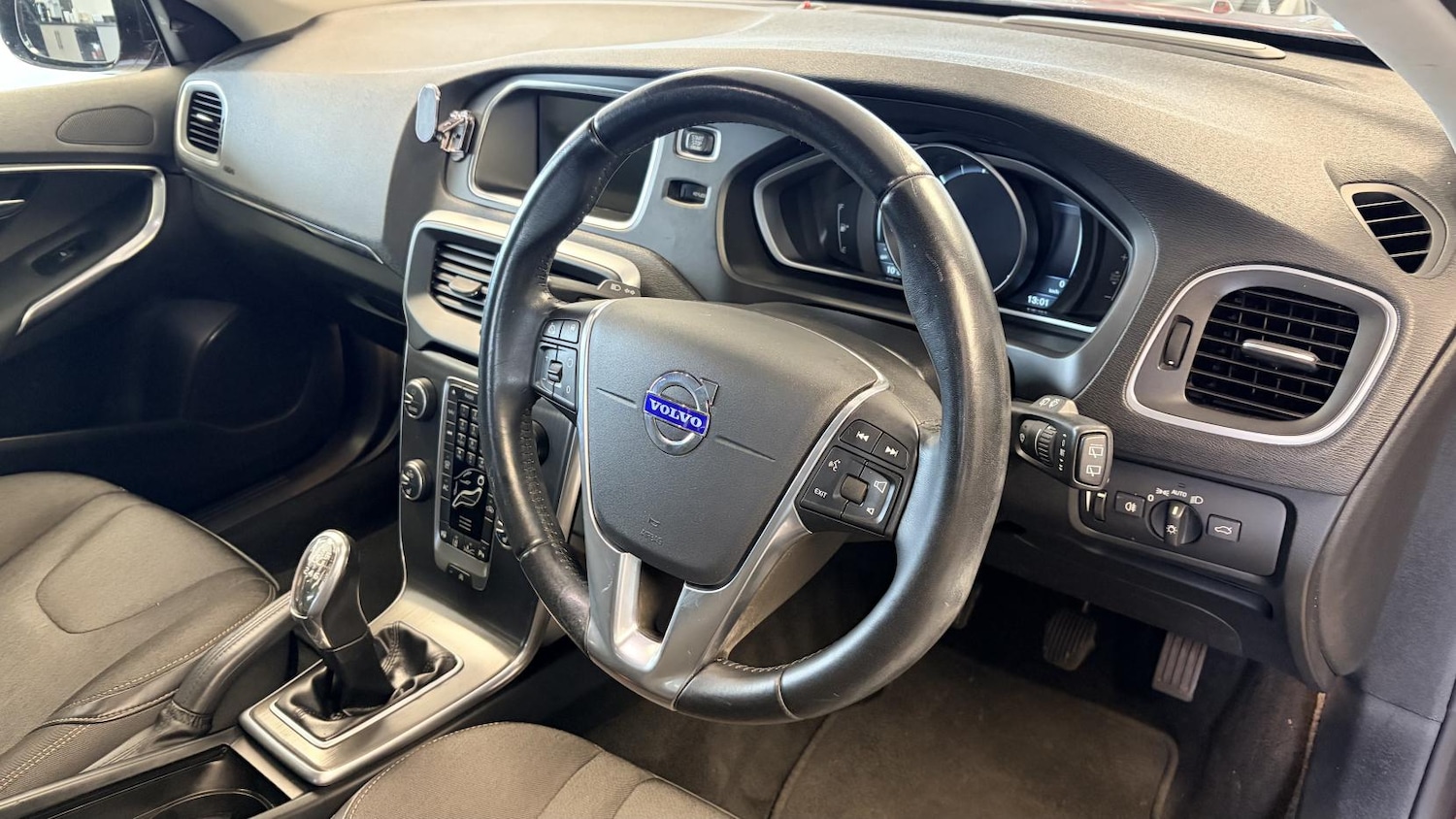 Used Volvo V40 2012 for sale - 77804027: Photo 16