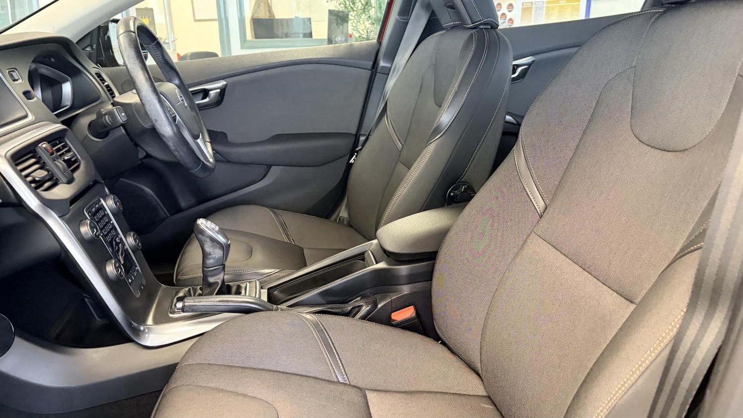 Used Volvo V40 2012 for sale - 77804027: Photo 30