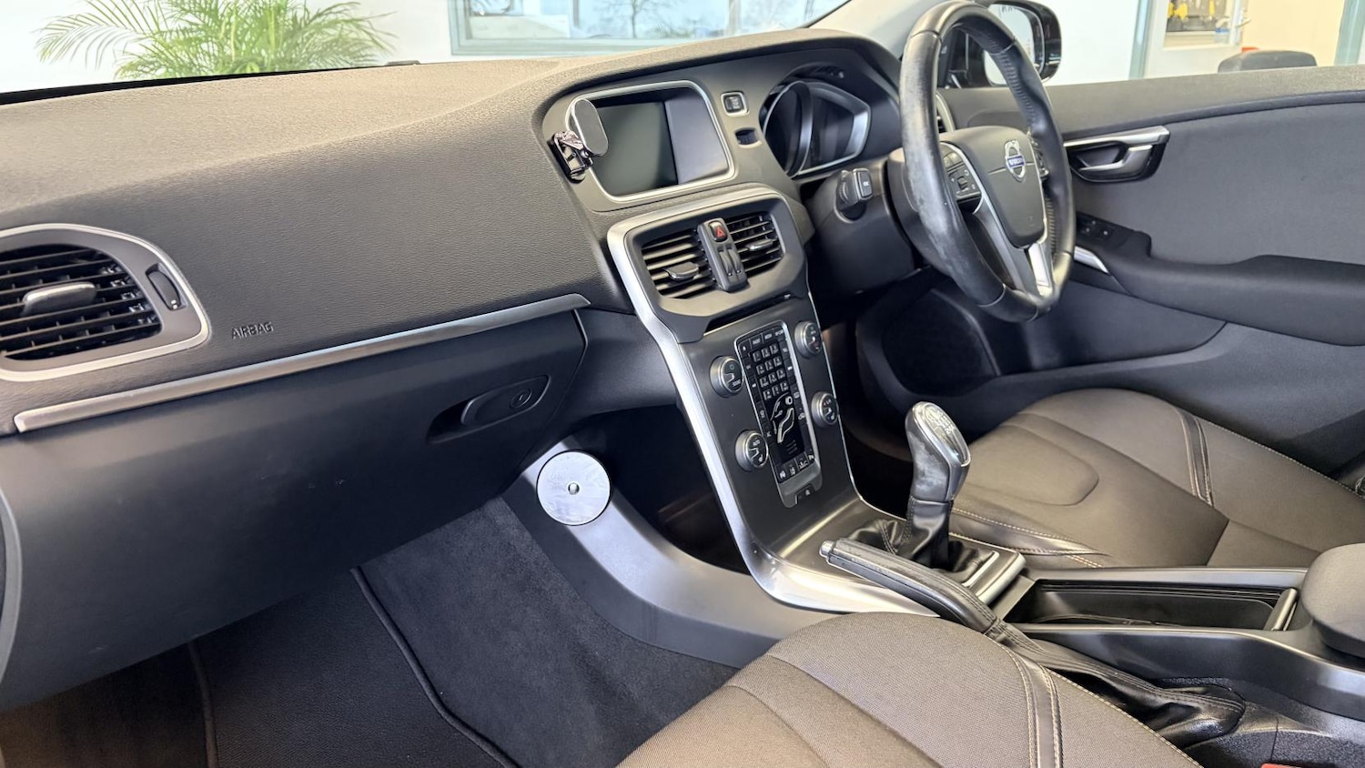 Used Volvo V40 2012 for sale - 77804027: Photo 31