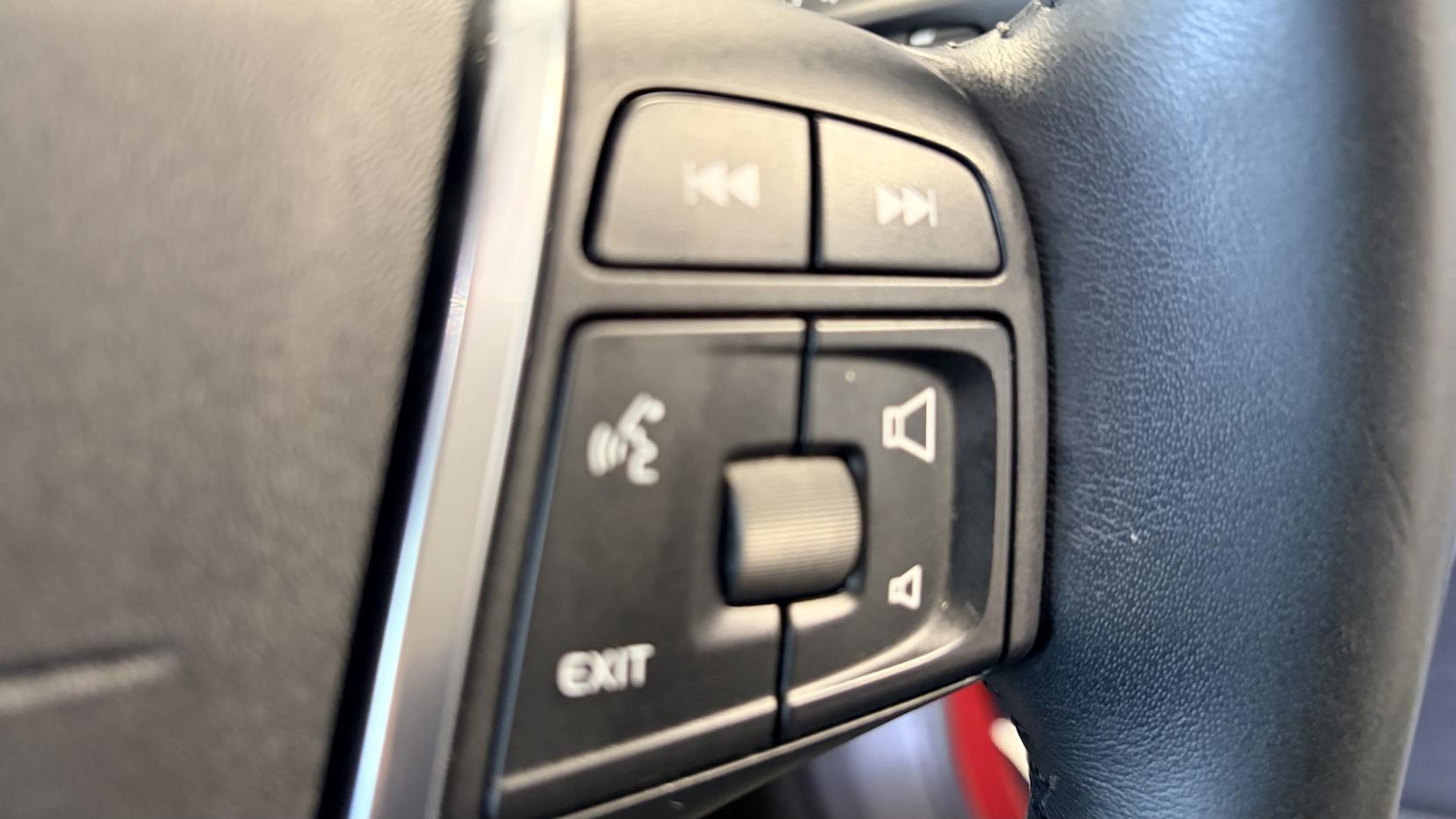 Used Volvo V40 2012 for sale - 77804027: Photo 35