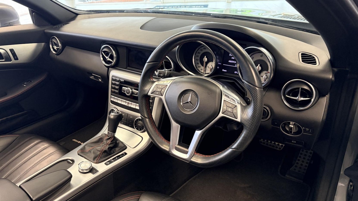 Used Mercedes-Benz SLK 2014 for sale - 78090897: Photo 21