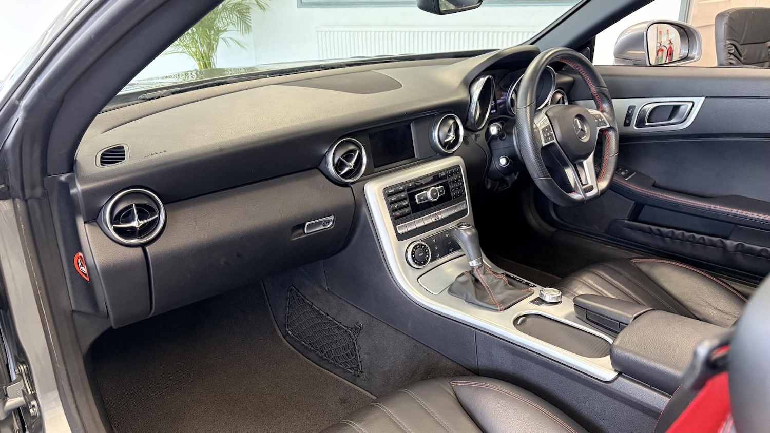 Used Mercedes-Benz SLK 2014 for sale - 78090897: Photo 24