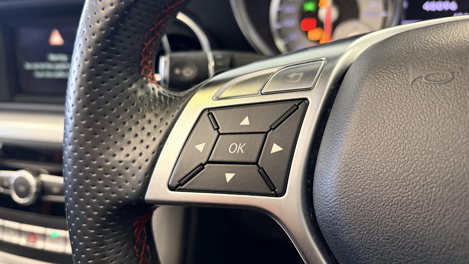 Used Mercedes-Benz SLK 2014 for sale - 78090897: Photo 27