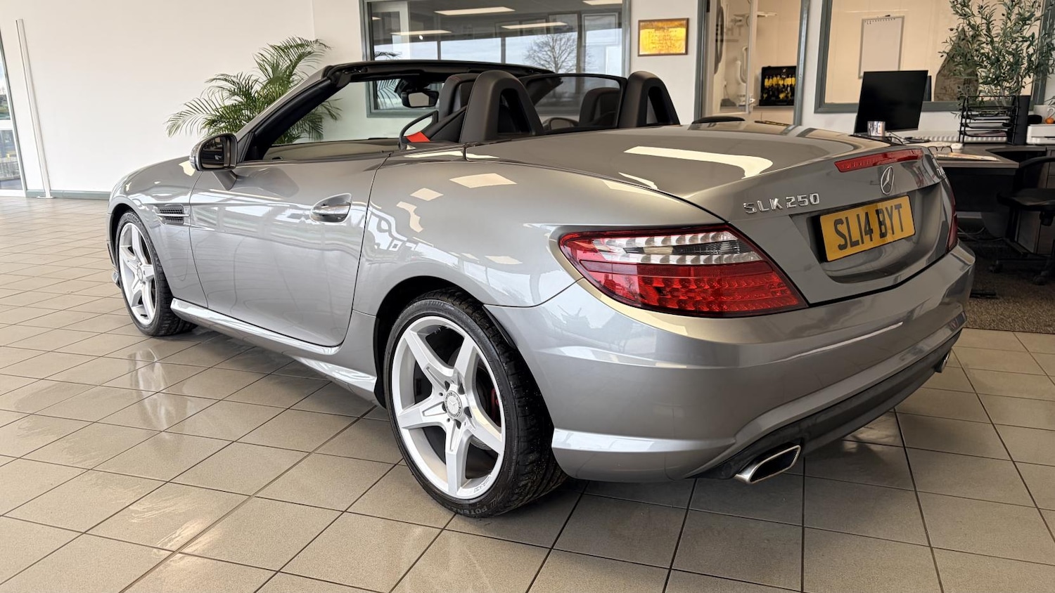 Used Mercedes-Benz SLK 2014 for sale - 78090897: Photo 6