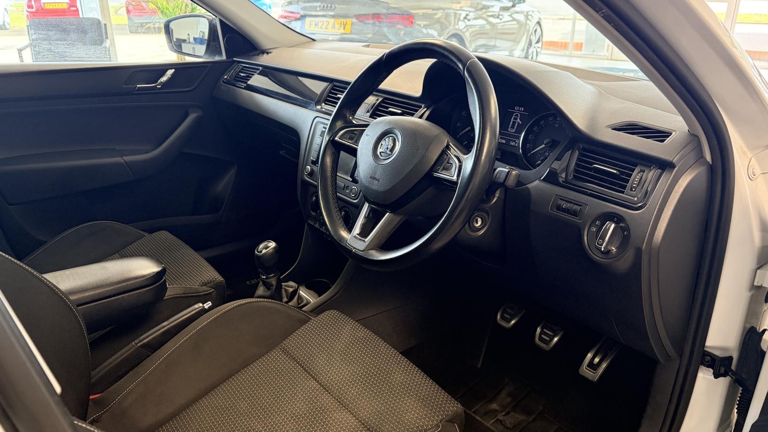 Used Skoda Rapid Spaceback 2014 for sale - 77640934: Photo 13