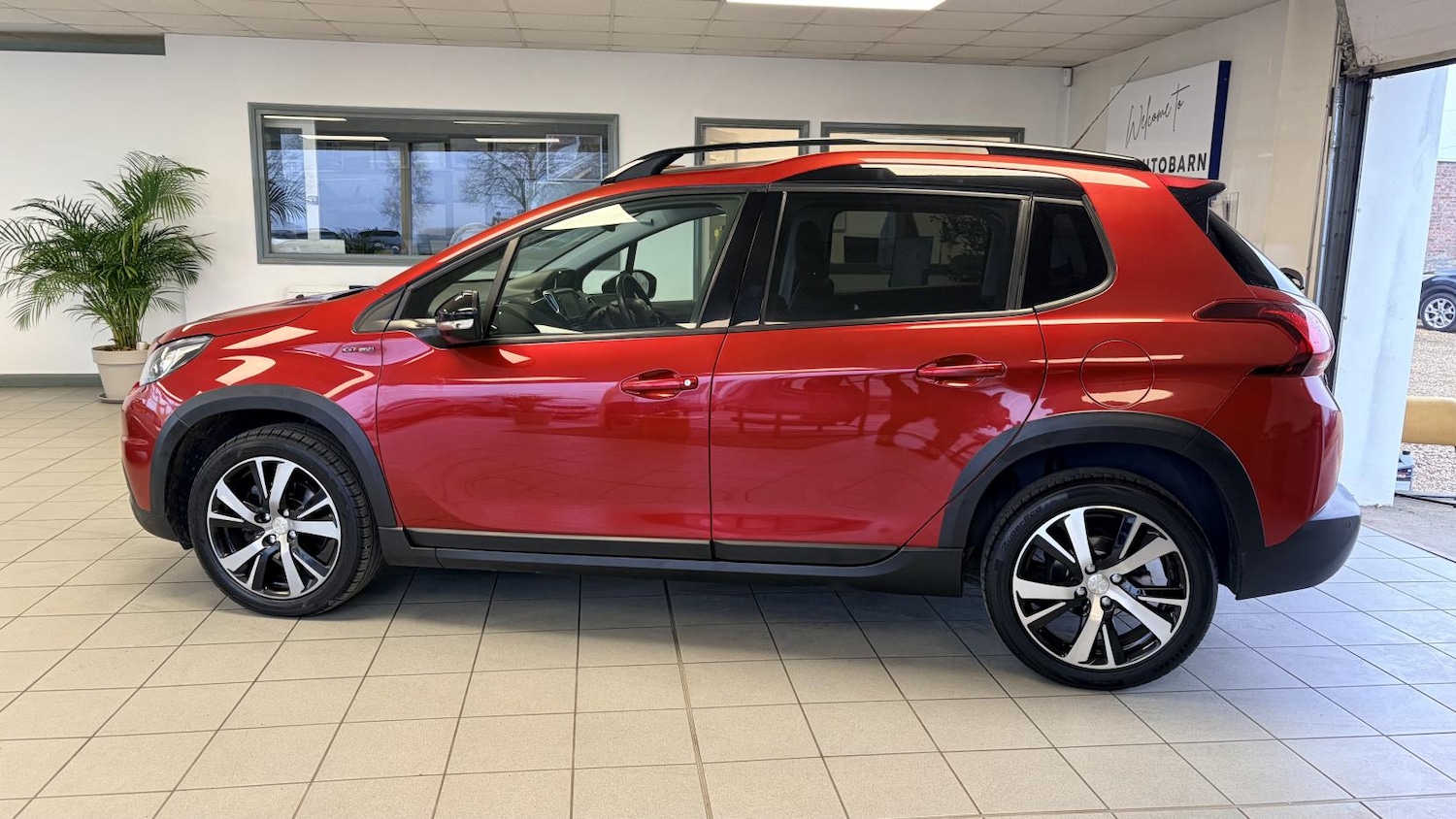 Used Peugeot 2008 2017 for sale - 77742777: Photo 2