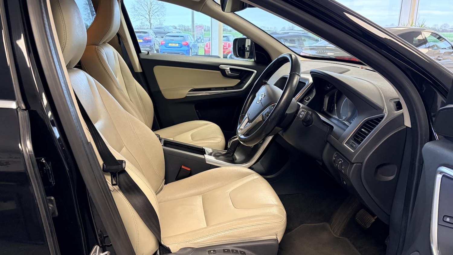 Used Volvo XC60 2015 for sale - 77848291: Photo 13