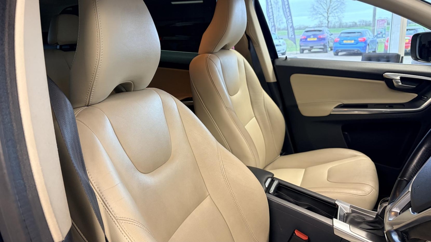 Used Volvo XC60 2015 for sale - 77848291: Photo 15