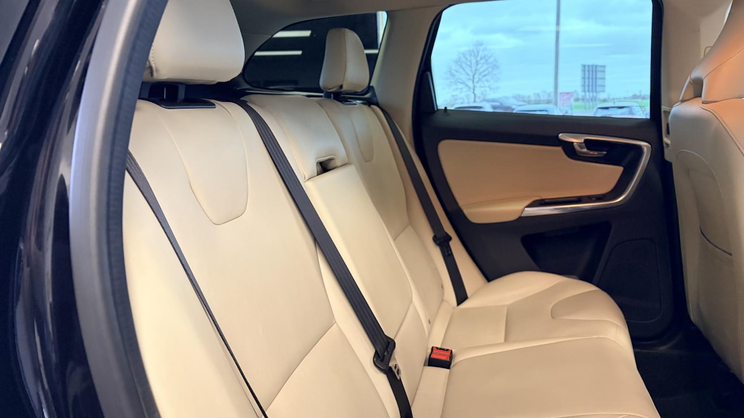 Used Volvo XC60 2015 for sale - 77848291: Photo 19