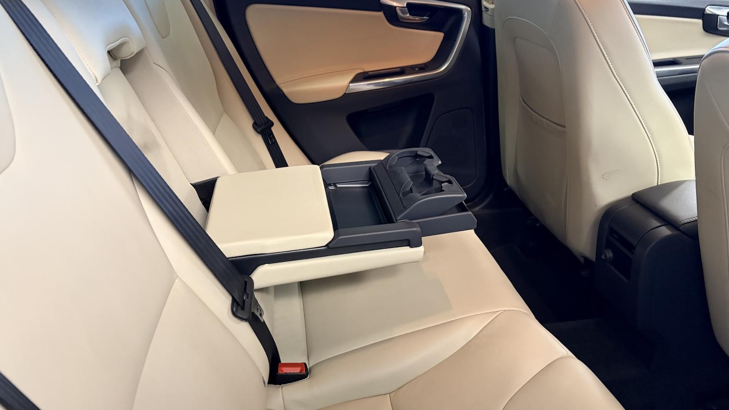 Used Volvo XC60 2015 for sale - 77848291: Photo 20