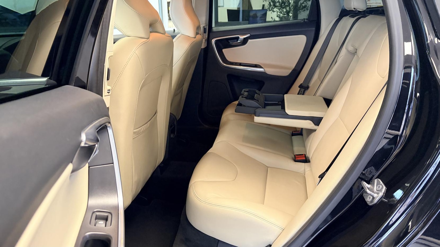 Used Volvo XC60 2015 for sale - 77848291: Photo 27