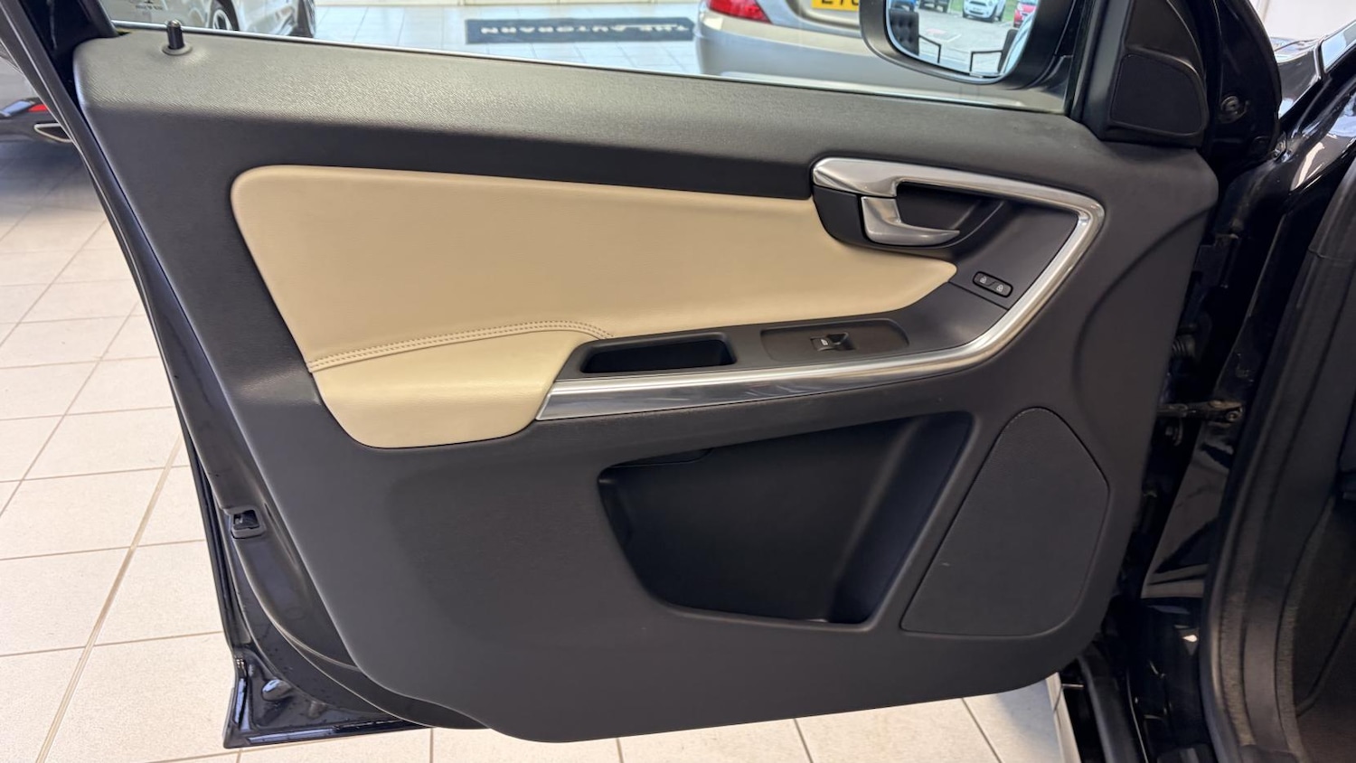 Used Volvo XC60 2015 for sale - 77848291: Photo 34