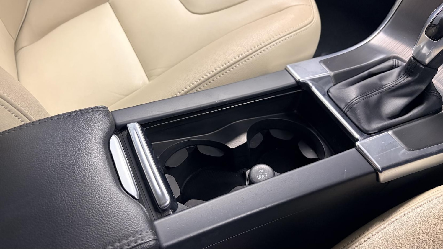 Used Volvo XC60 2015 for sale - 77848291: Photo 40