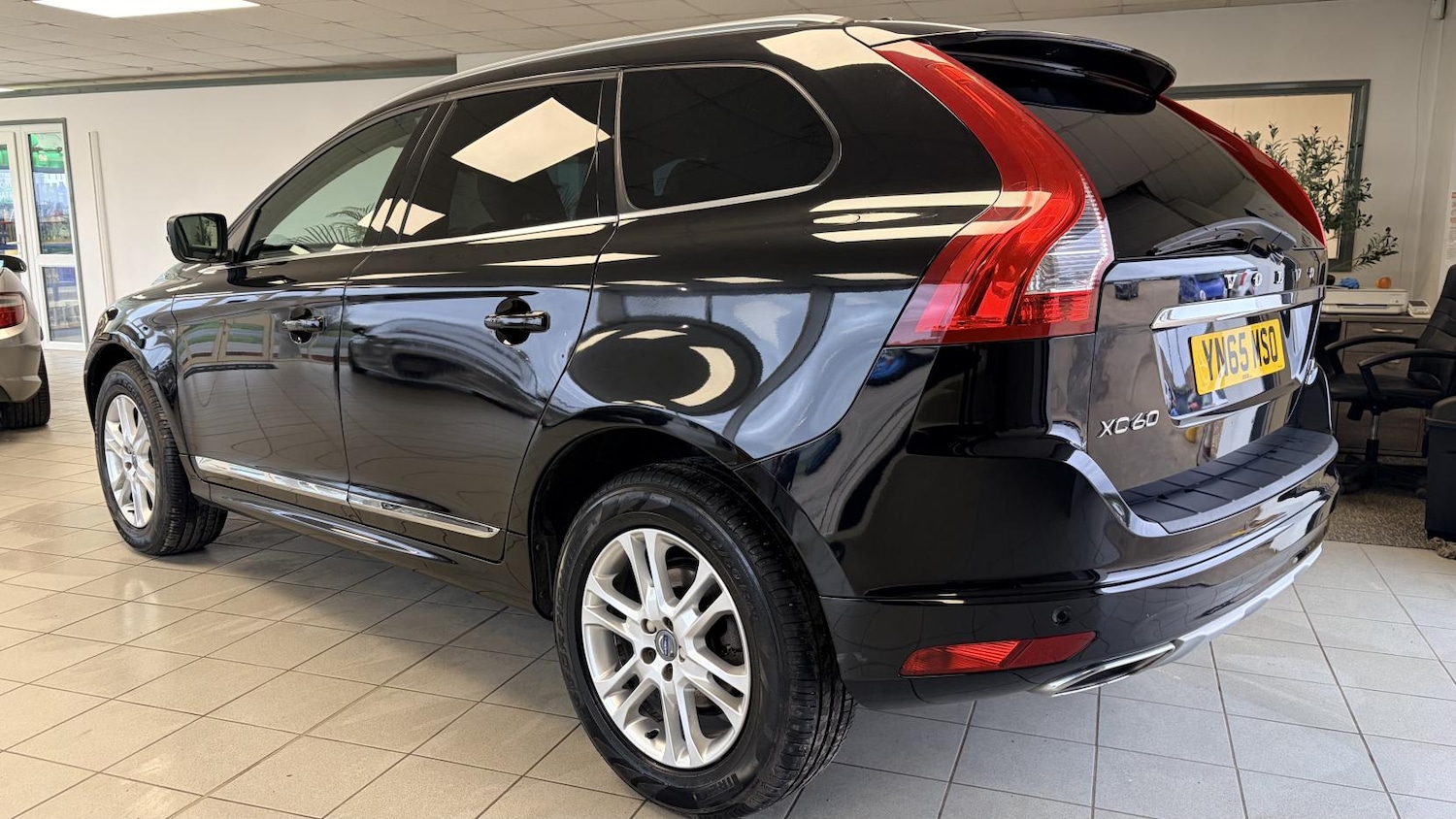 Used Volvo XC60 2015 for sale - 77848291: Photo 5