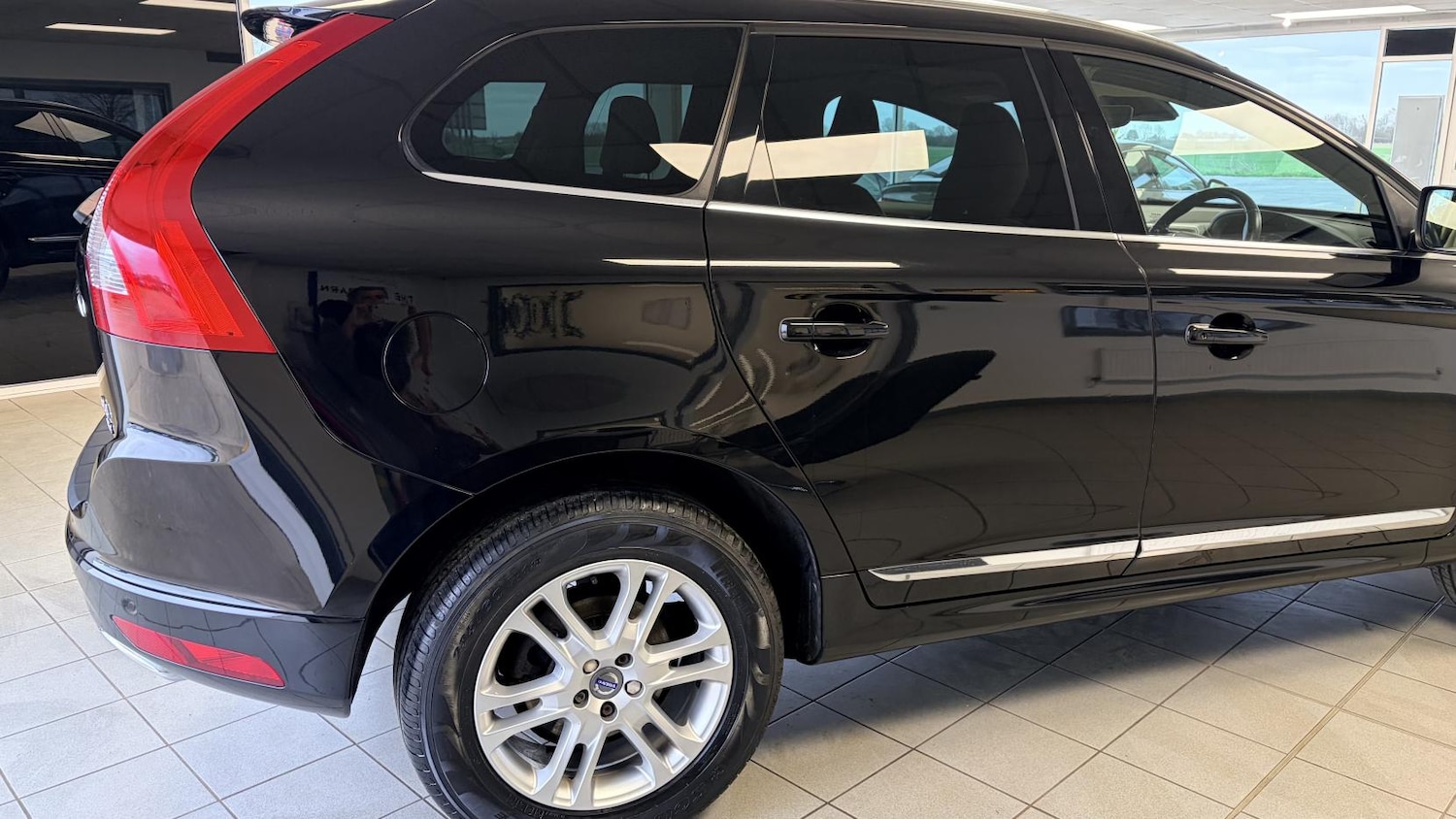 Used Volvo XC60 2015 for sale - 77848291: Photo 8