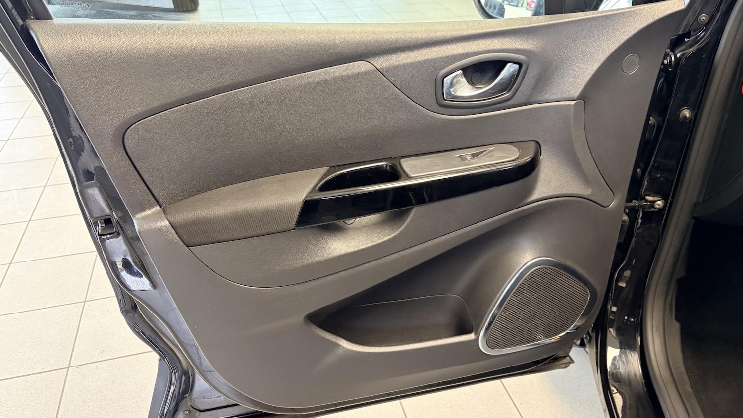 Used Renault Captur 2017 for sale - 77679064: Photo 28