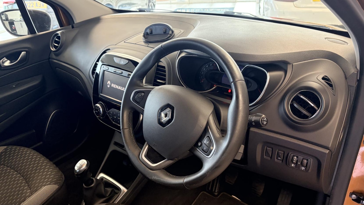 Used Renault Captur 2018 for sale - 77650001: Photo 11