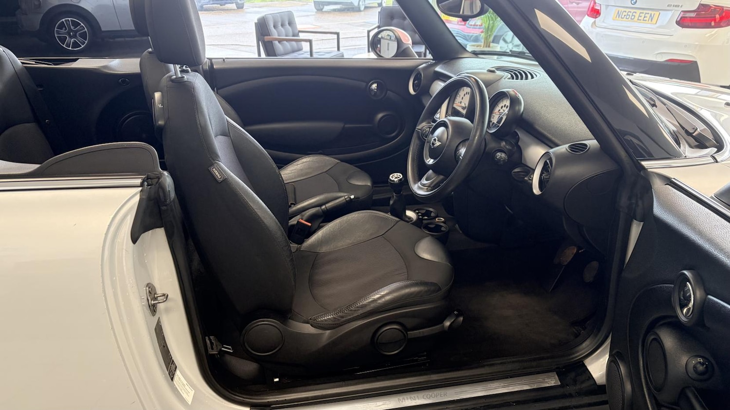 Used MINI Convertible 2013 for sale - 77629023: Photo 10