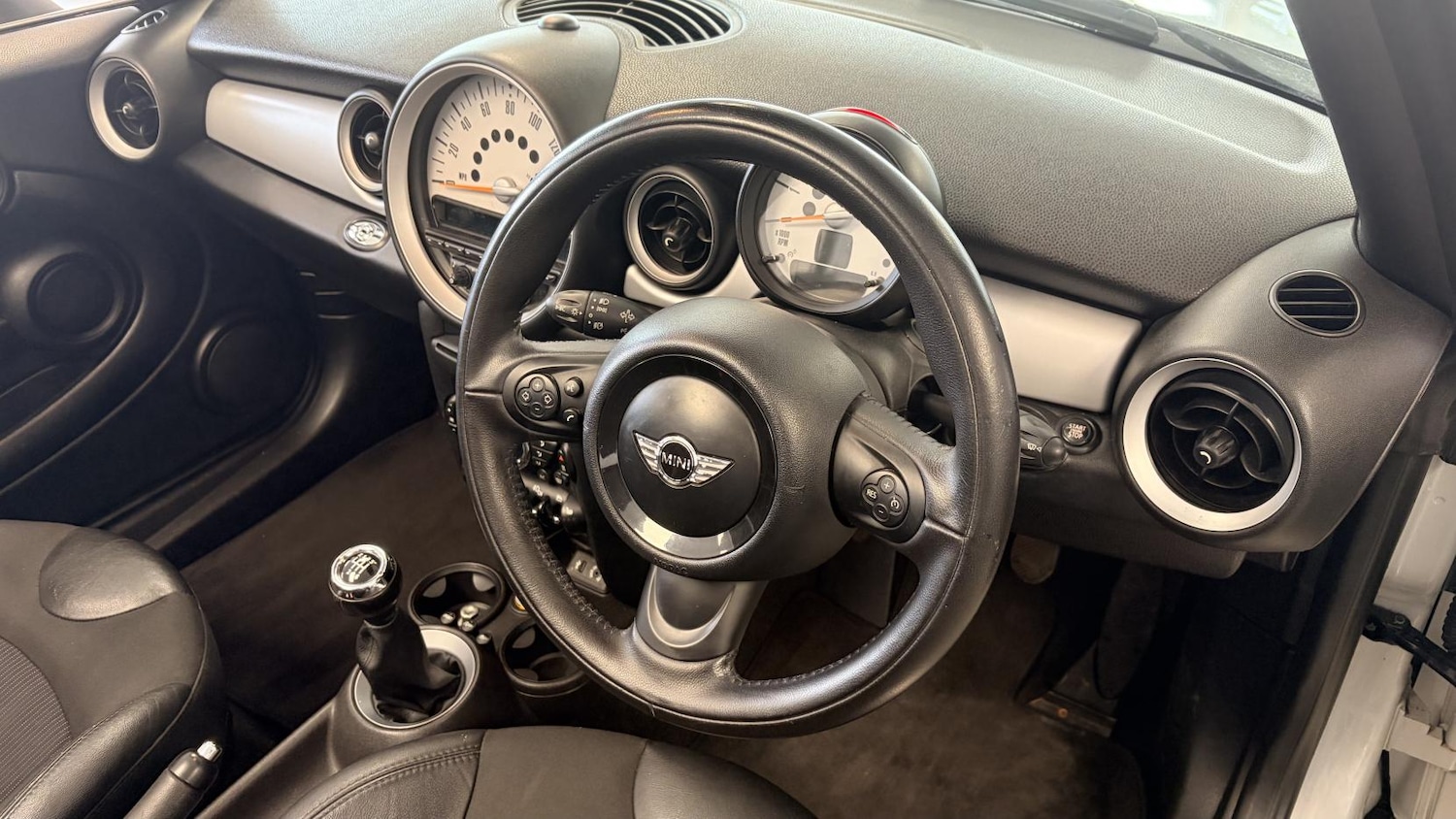 Used MINI Convertible 2013 for sale - 77629023: Photo 12
