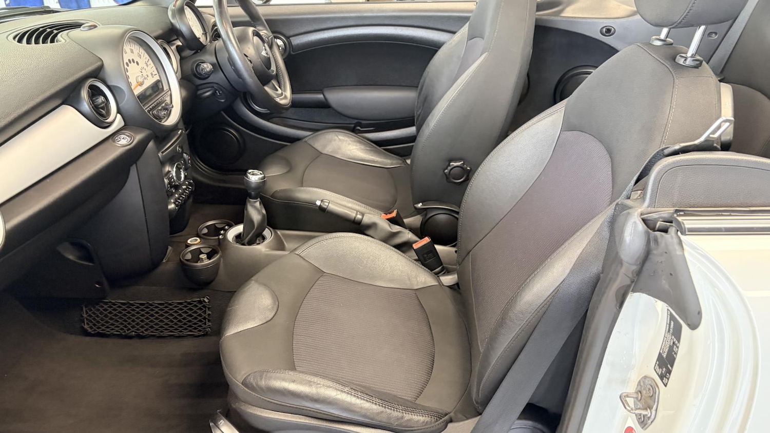 Used MINI Convertible 2013 for sale - 77629023: Photo 16