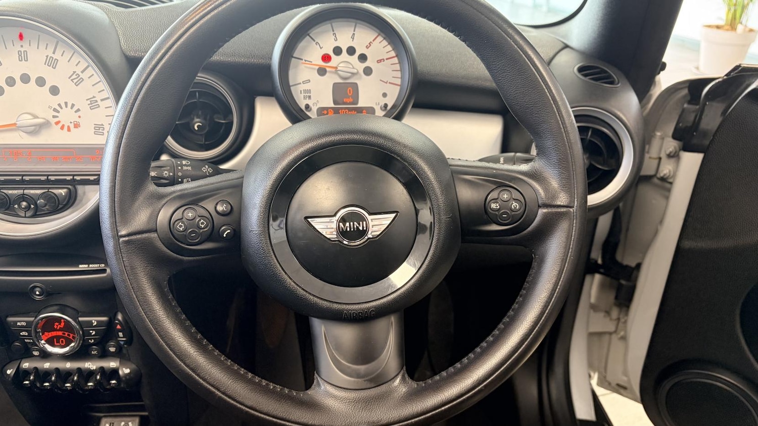 Used MINI Convertible 2013 for sale - 77629023: Photo 18