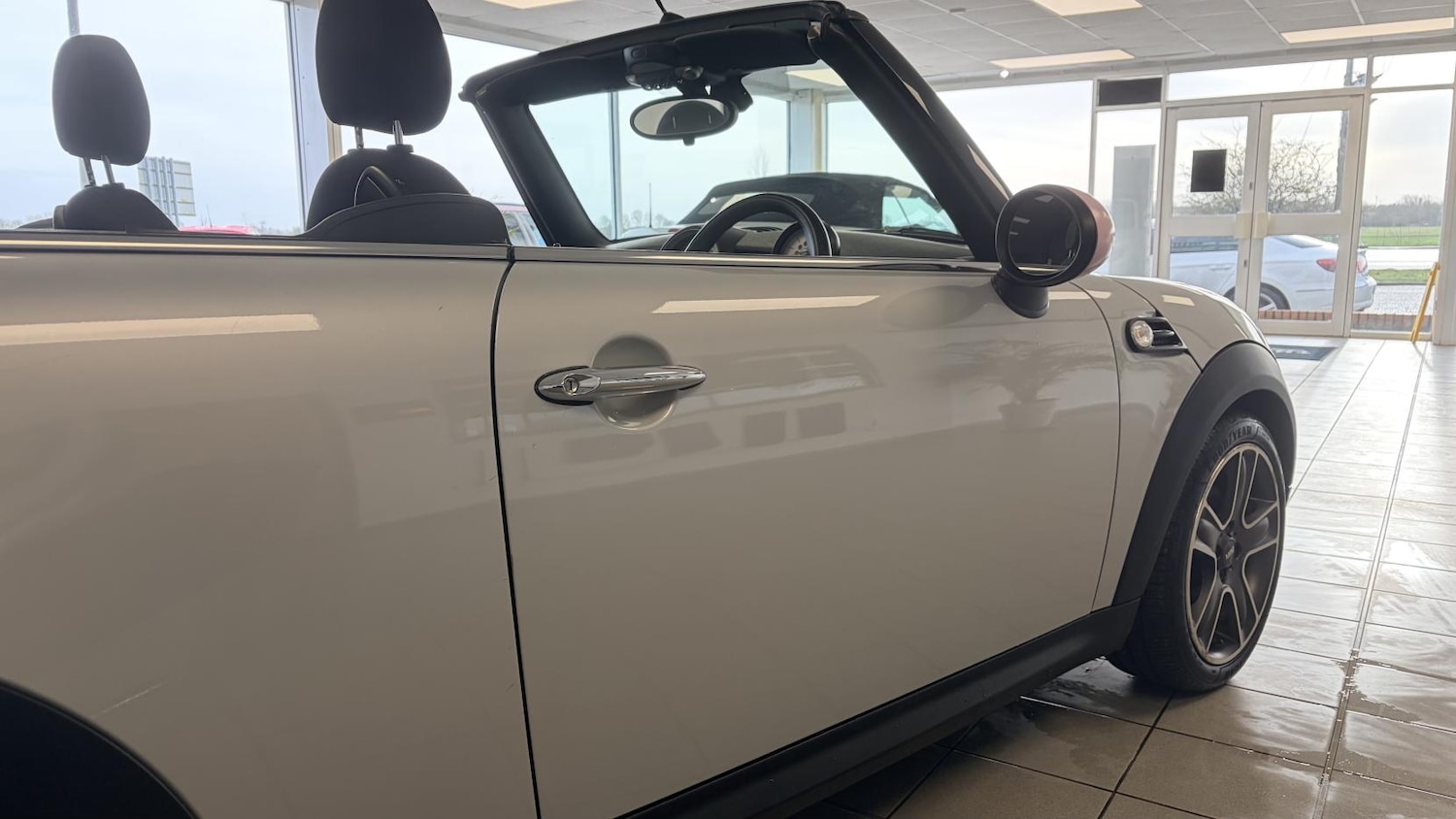 Used MINI Convertible 2013 for sale - 77629023: Photo 5