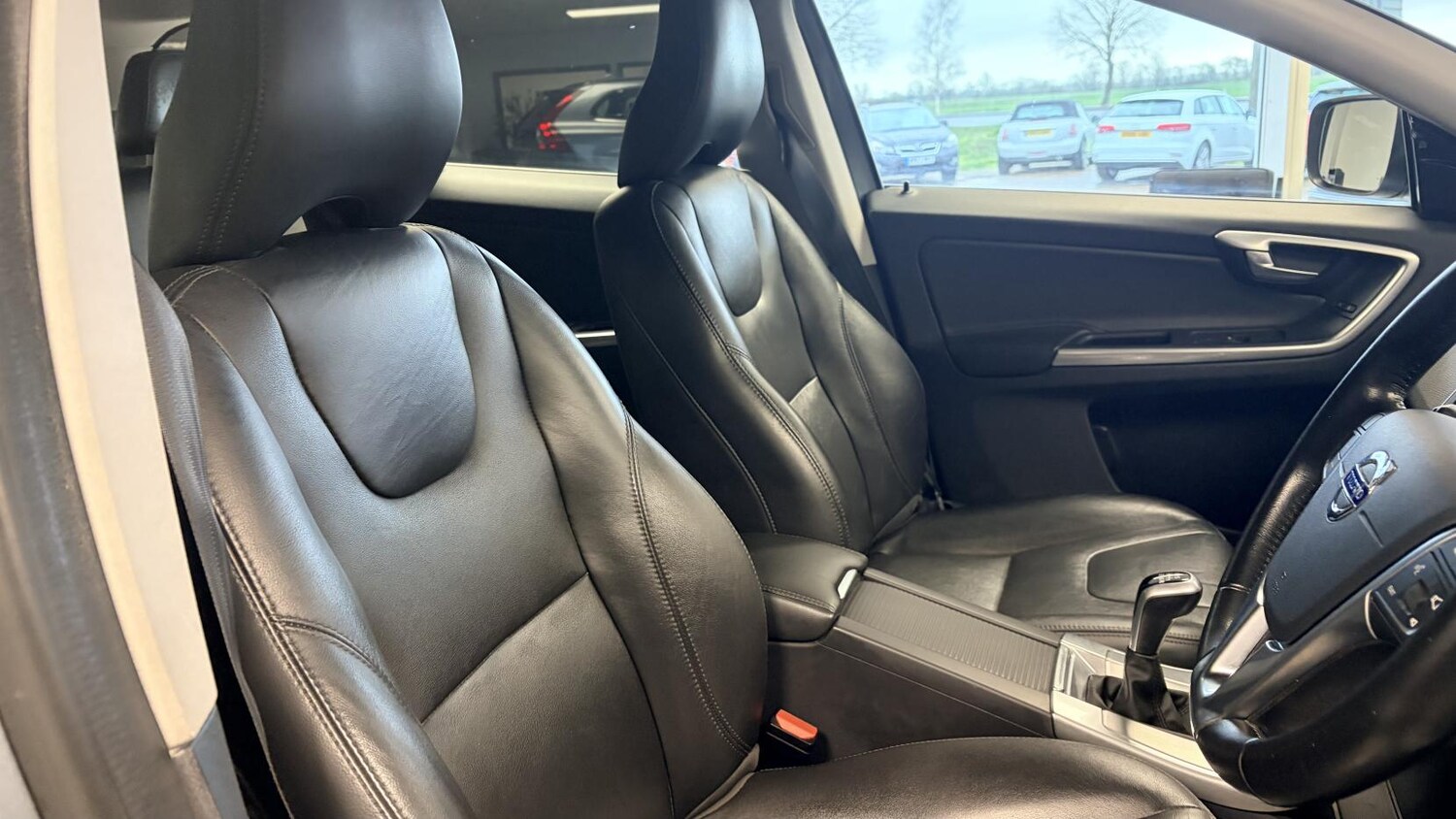 Used Volvo XC60 2017 for sale - 77701051: Photo 12