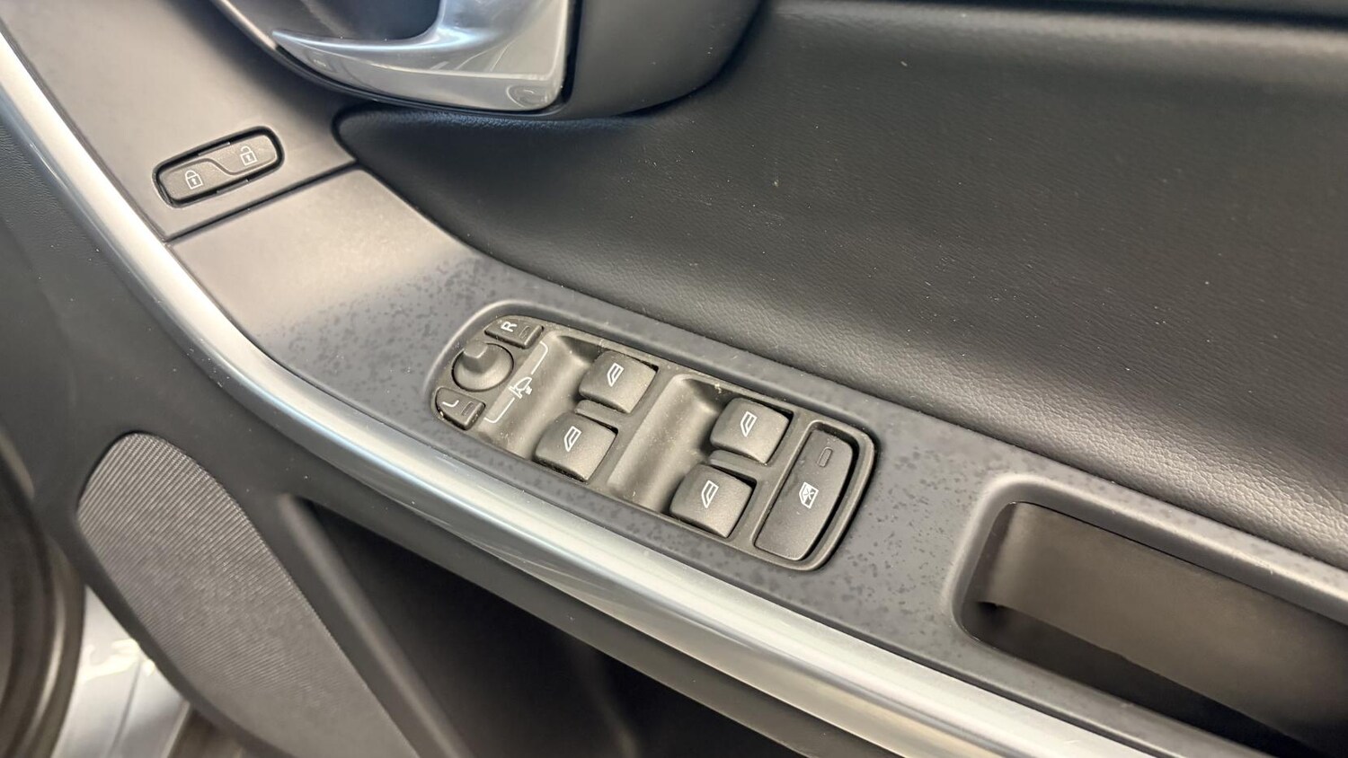 Used Volvo XC60 2017 for sale - 77701051: Photo 14