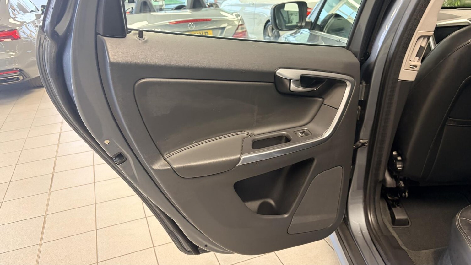 Used Volvo XC60 2017 for sale - 77701051: Photo 29