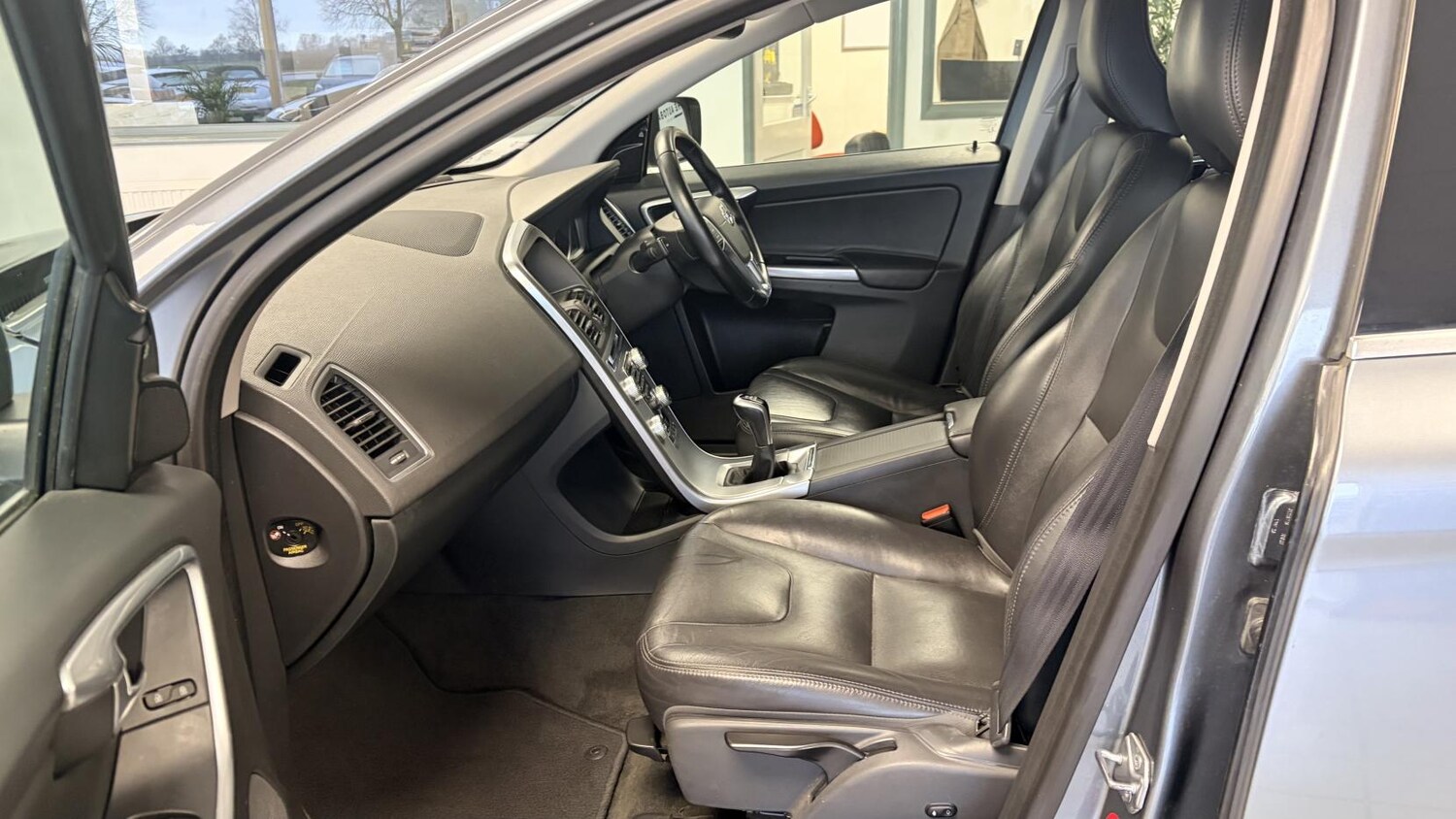 Used Volvo XC60 2017 for sale - 77701051: Photo 30