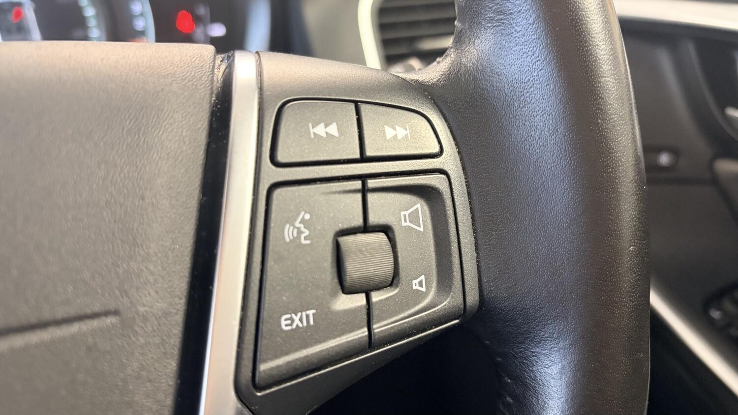 Used Volvo XC60 2017 for sale - 77701051: Photo 36