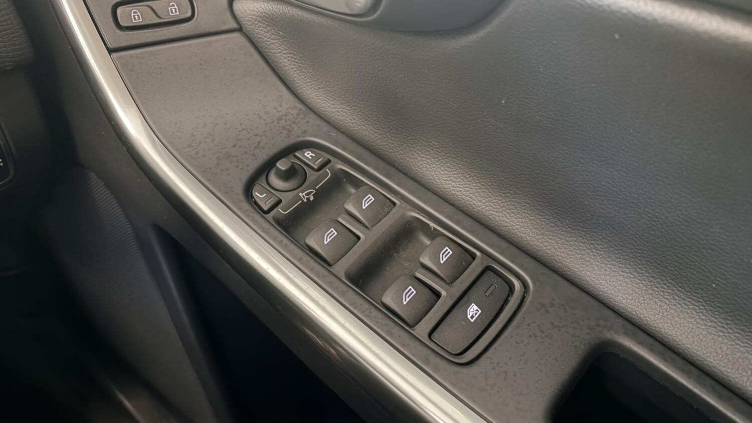 Used Volvo XC60 2017 for sale - 77701051: Photo 37