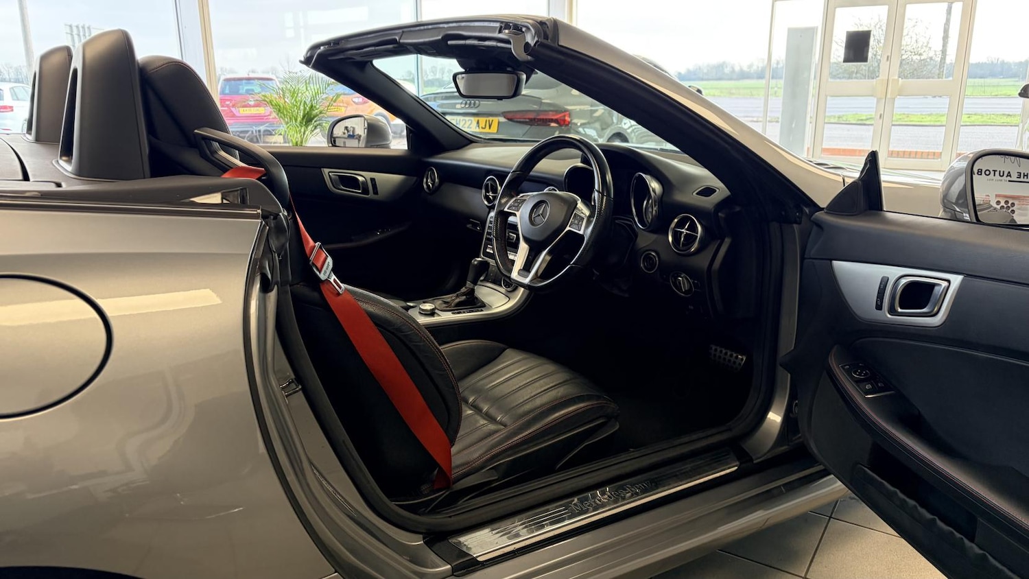 Used Mercedes-Benz SLK 2015 for sale - 77665264: Photo 13