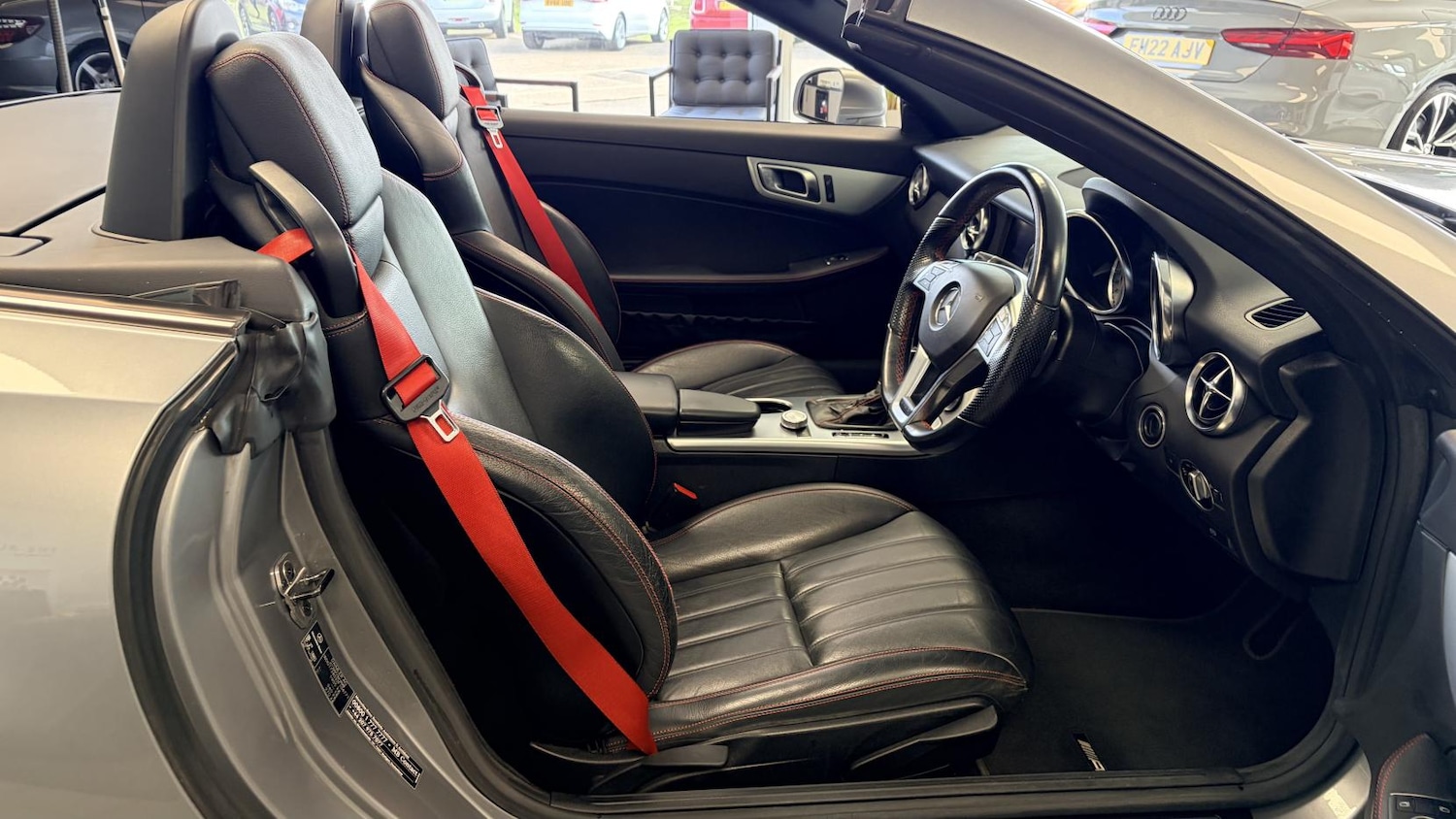 Used Mercedes-Benz SLK 2015 for sale - 77665264: Photo 15