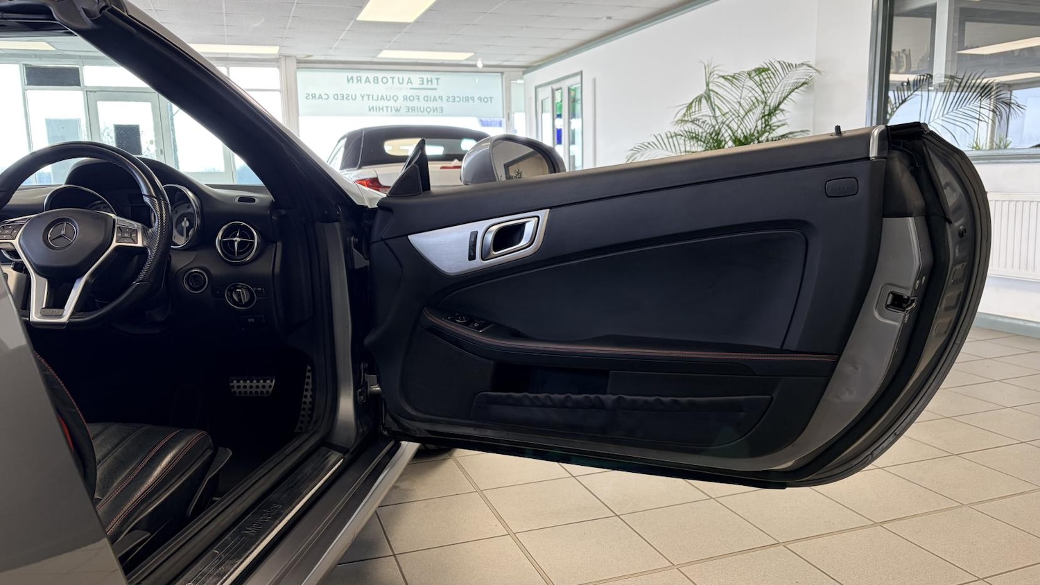 Used Mercedes-Benz SLK 2015 for sale - 77665264: Photo 17