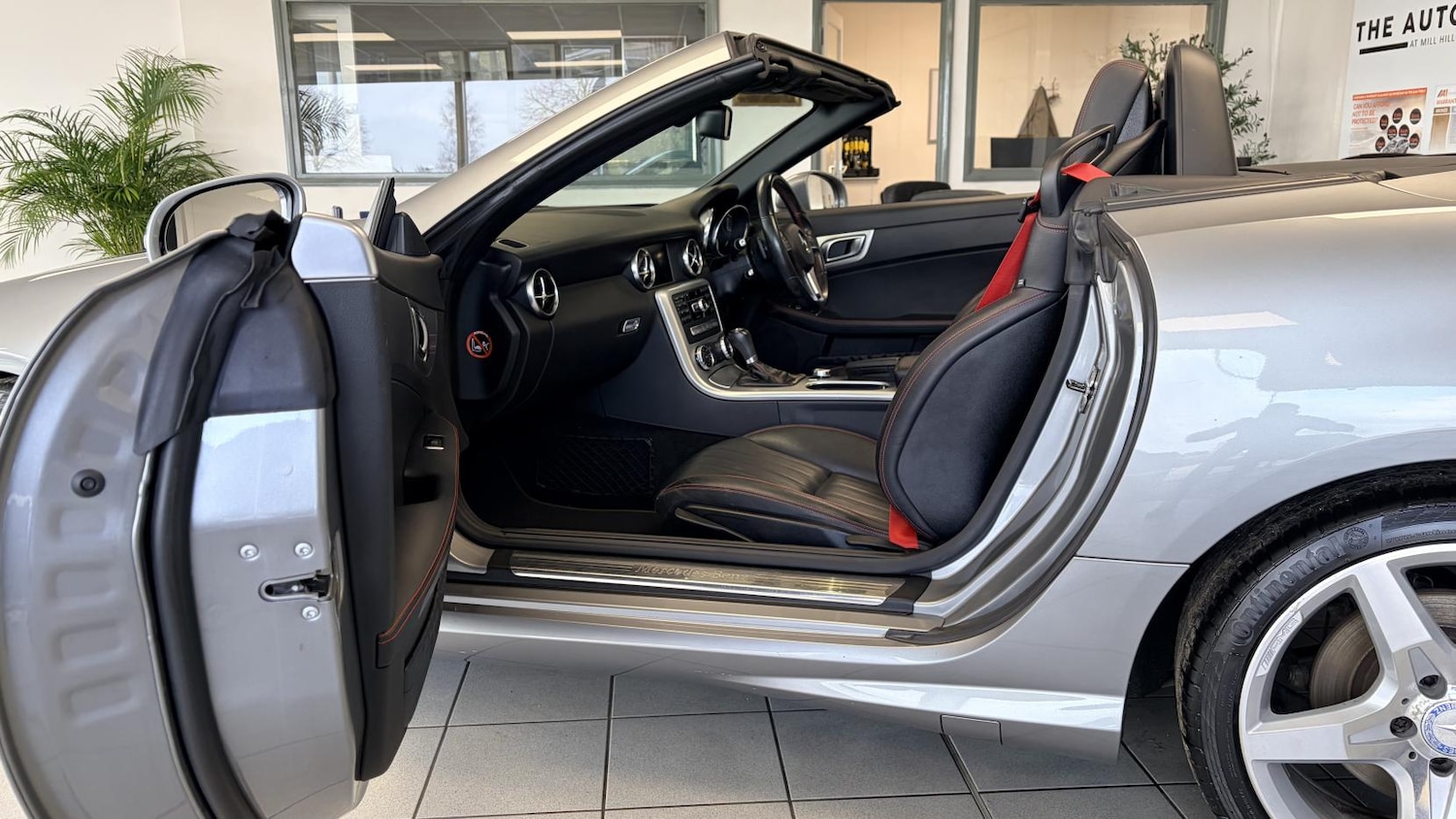 Used Mercedes-Benz SLK 2015 for sale - 77665264: Photo 18