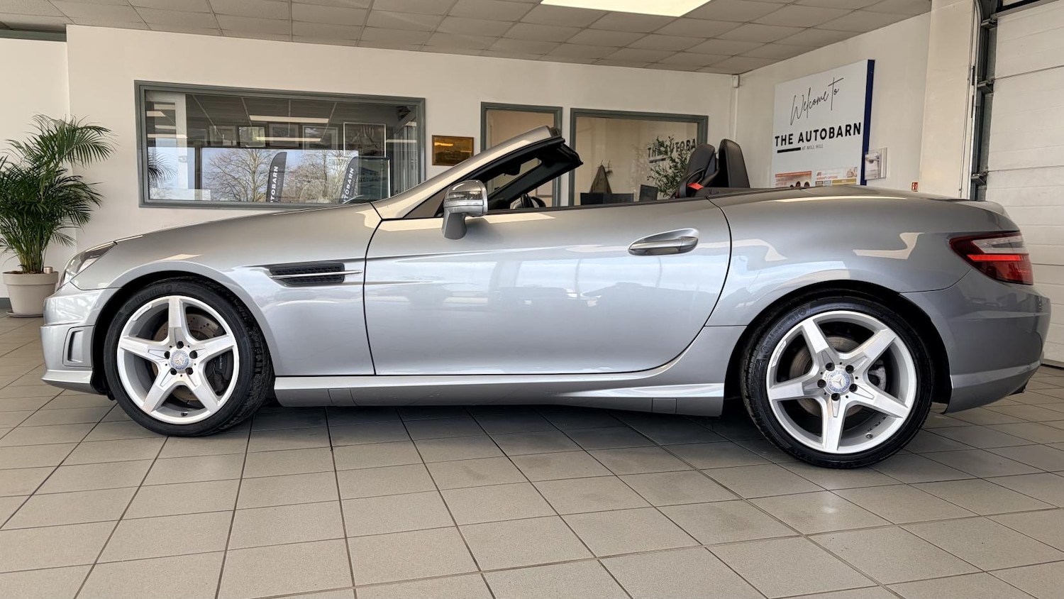 Used Mercedes-Benz SLK 2015 for sale - 77665264: Photo 2